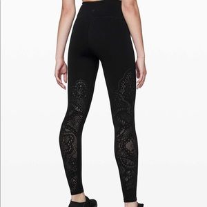 Lululemon Reveal Tight Zen Expression